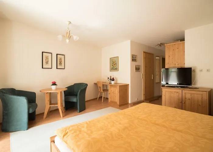 Fuerbass Haus شقة فندقية 3*